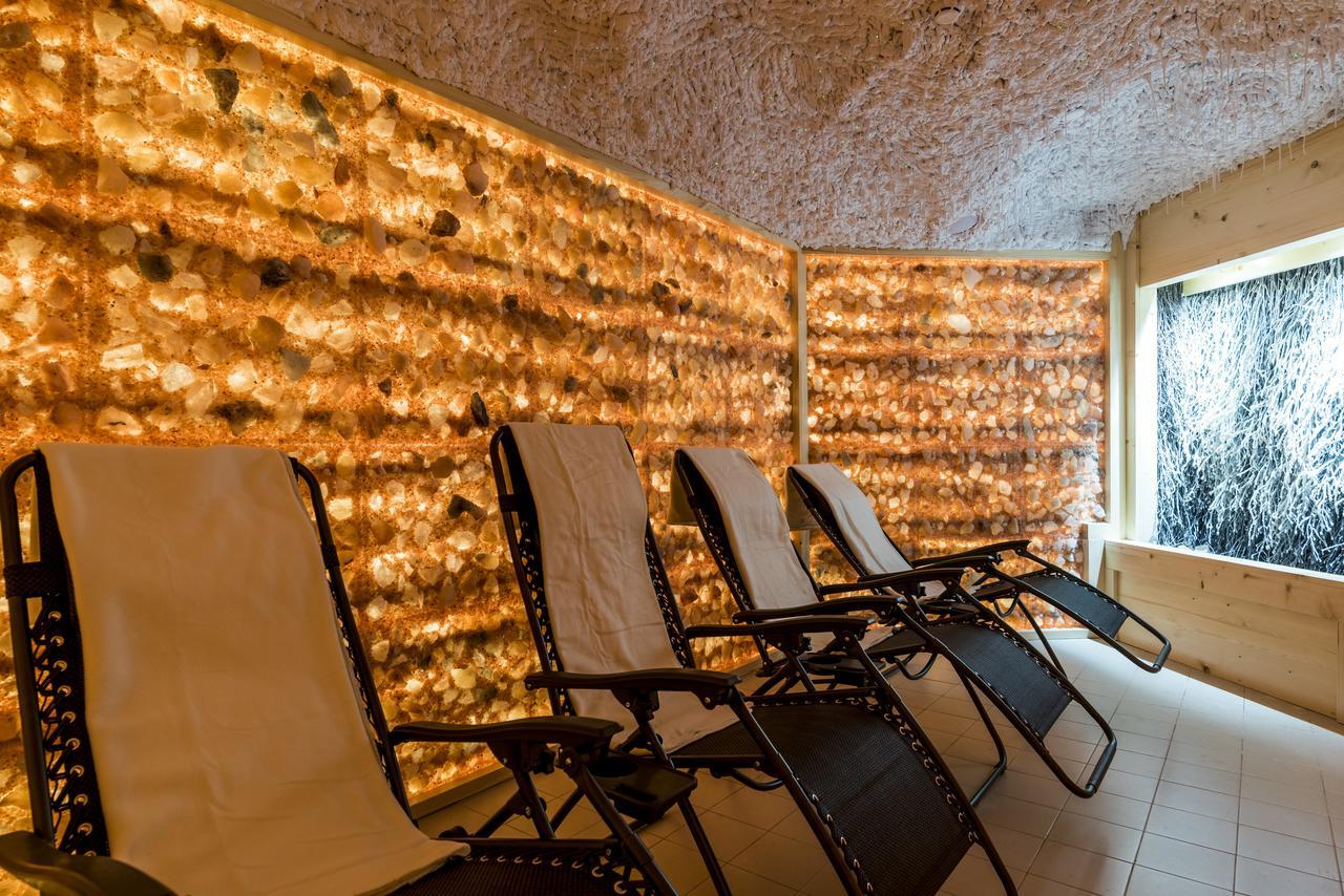 Hôtel Willa Wiosenna à Ozarow Mazowiecki Extérieur photo